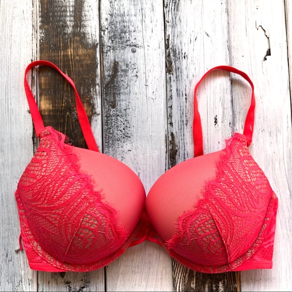 VS Bombshell Plunge Add 1-2 Cups Push-Up Bra